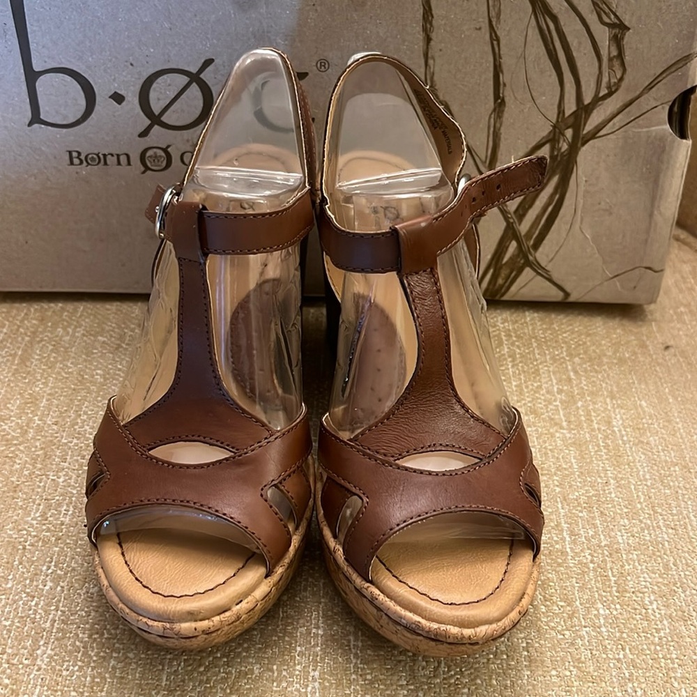 BOC Brand New Wedge size 6